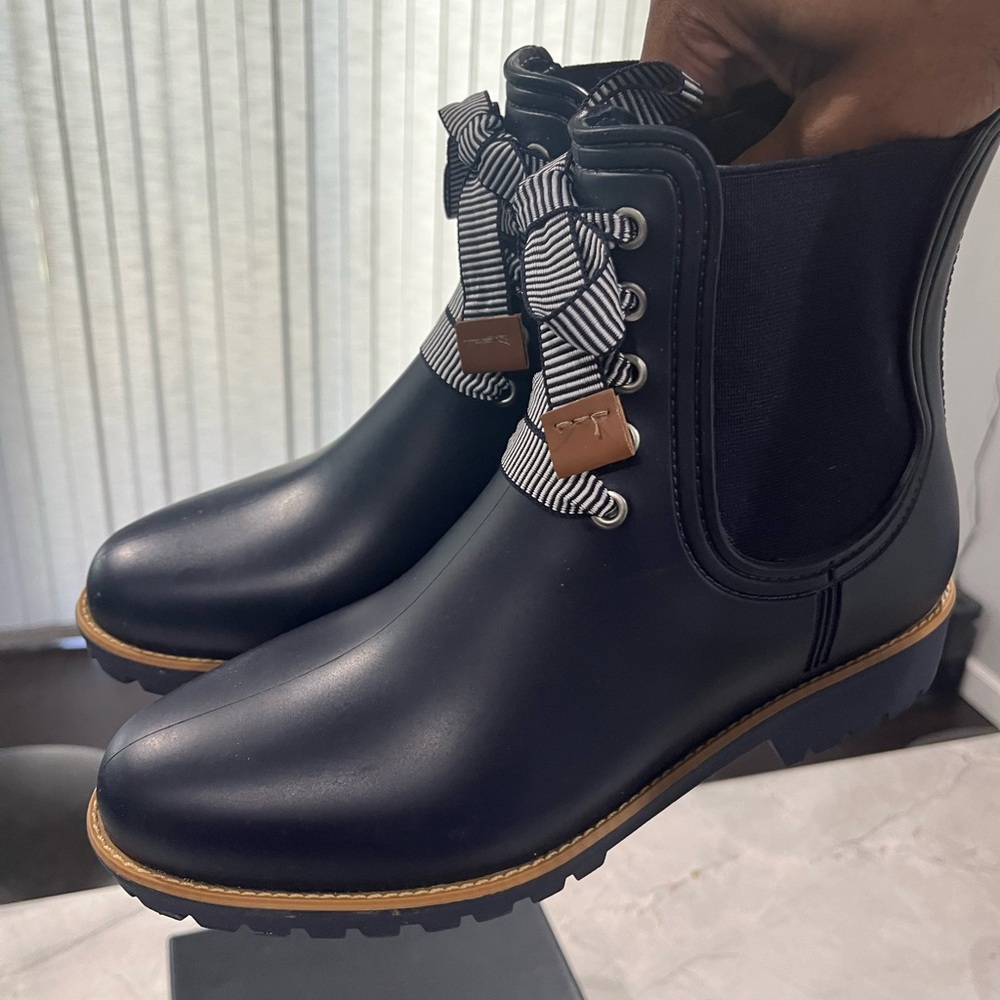 Bernardo Womens Solid Navy Lace Up Ankle Size 9 Zina Rain Boots